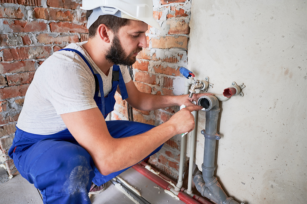 Trabalho dos Instaladores Hidráulicos na Construção Civil