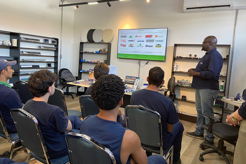 Inauguração novo showroom Estrela Acessórios e Conexões com presença do time interno